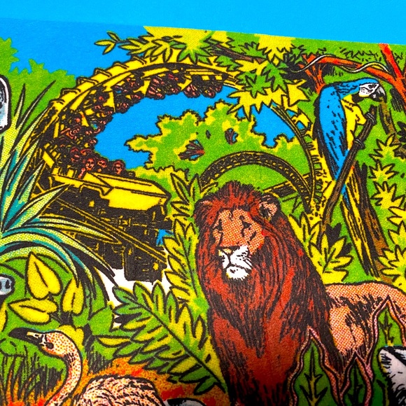 BUSCH GARDENS VINTAGE 90’s TAMPA FLORIDA COLLECTIBLE SOUVENIR PENNANT FLAG 30” - Picture 7 of 16